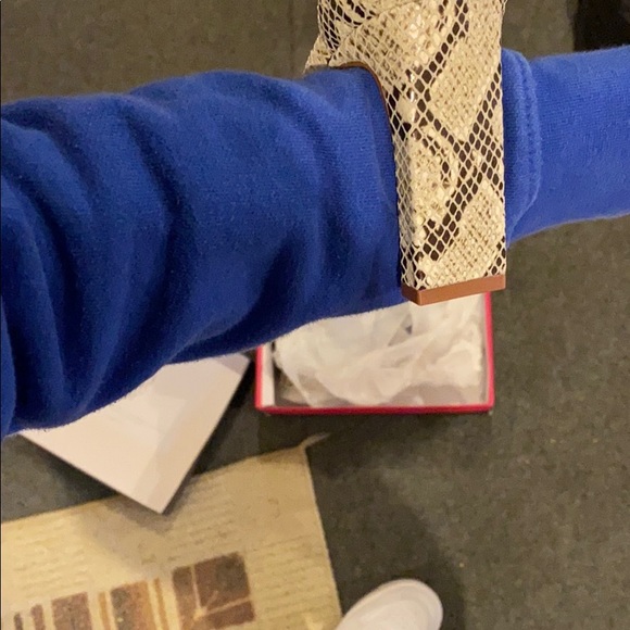 FLASH SALE Vince Camuto Bendiva Snakeprint Heels - Picture 5 of 12